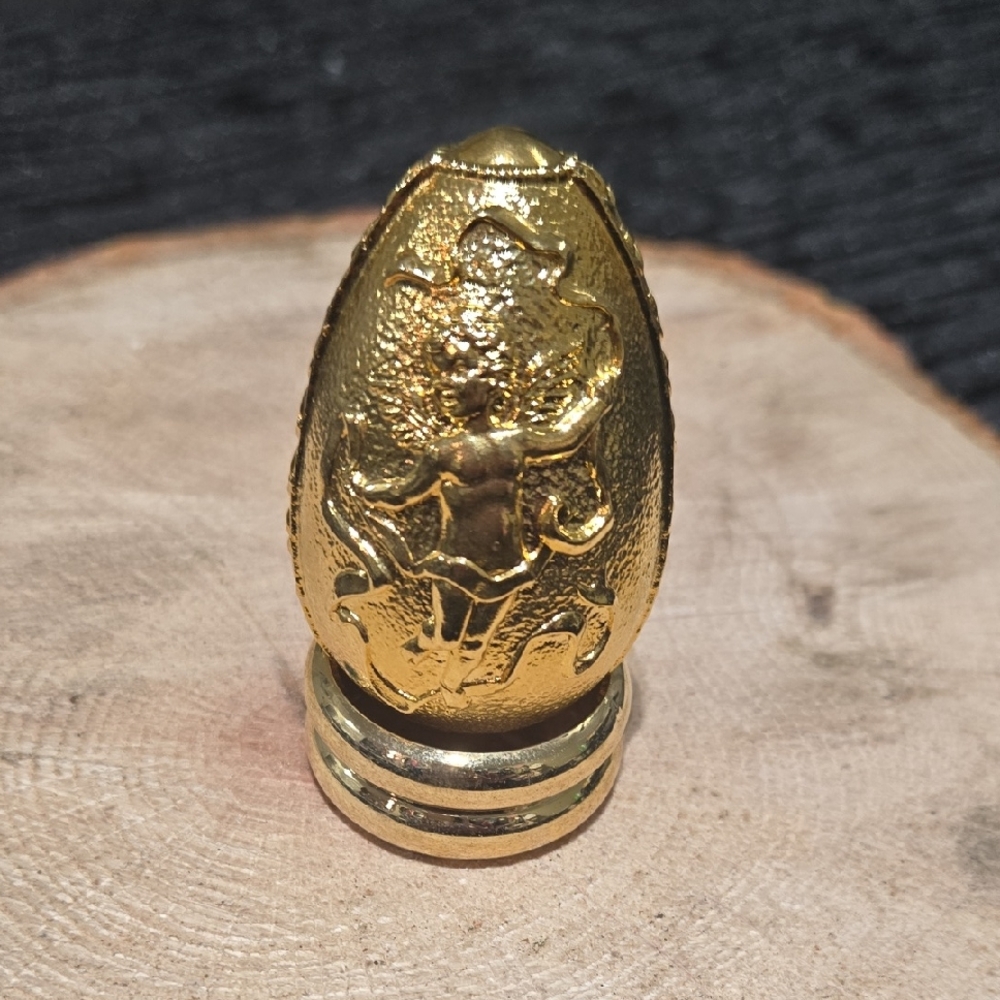 Franklin Mint Golden Rococo Decorative Egg figurine